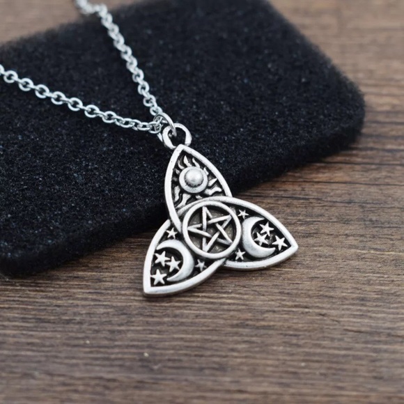 US Jewels And Gems 0.925 Sterling Silver Simulated Mother of Pearl Magick Crescent Moon Pendant Necklace